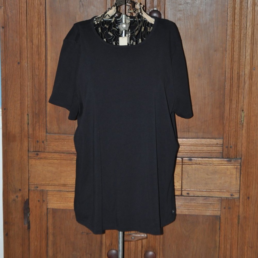 Womans Black Cotton Tee